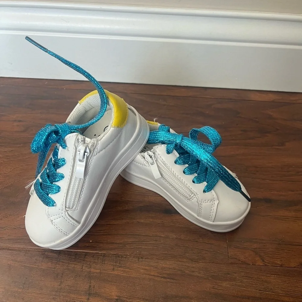 NWOT Lola + The Boys Pink Star sneakers with Blue Laces- Toddler size 5.5